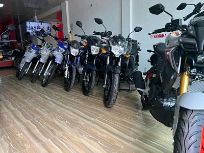 Como empresa brindamos calidad y soluciones de transporte, trabajo y recreación a los colombianos, mediante la comercialización de motocicletas innovadoras, con altos estándares de calidad; Desde el año 2020 iniciamos un proceso de re-estructuración y cambios que nos permitirán optimizar tiempos y potencializar los procesos de la empresa, generando una mayor productividad, buscando la excelencia y el buen servicio al cliente; Además, generando empleos con oportunidades de realización profesional y personal, contribuyendo así al desarrollo